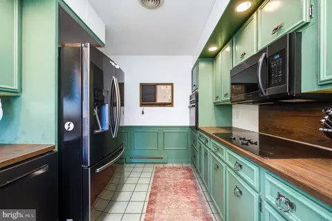 Kitchen - 3435 River Rd, Reading, PA 19605 photo 3 of 5