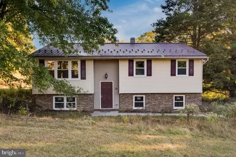 29 Wolters Ln, Reading, PA 19606