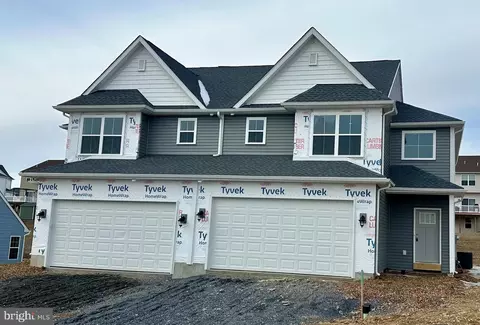 206 Sunglo Dr #( 113), Leesport, PA 19533