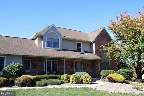 5032 Cherrywood Dr, Mohnton, PA 19540