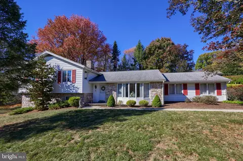 203 Lahoma Ln, Reading, PA 19601