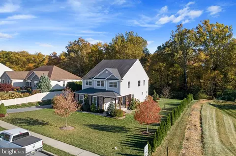 200 Pleasant View Dr, Douglassville, PA 19518