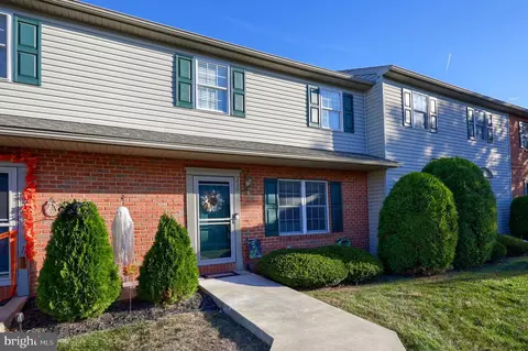 216 Nicole Way, Sinking Spring, PA 19608