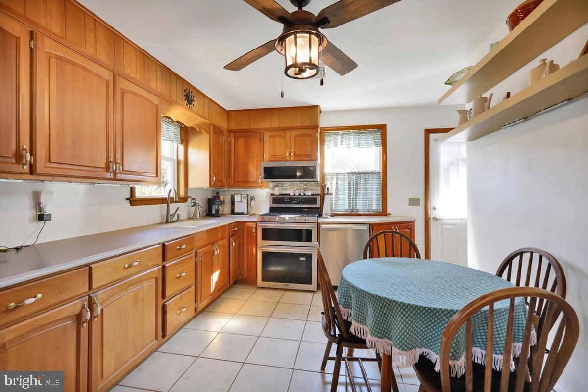 1665 Deer Path Rd, Reading, PA 19604 photo 10