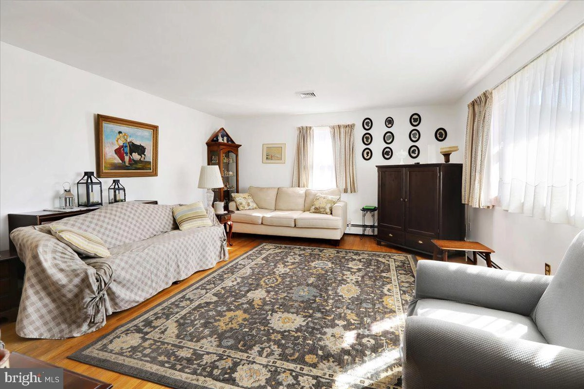 1665 Deer Path Rd, Reading, PA 19604 photo 2