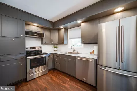Kitchen - 4002 Circle Ave, Reading, PA 19606 photo 4 of 5
