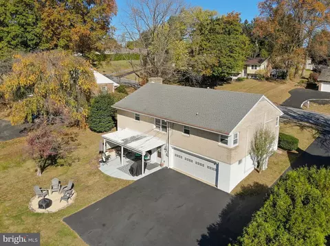 View/Area - 4002 Circle Ave, Reading, PA 19606 photo 5 of 6