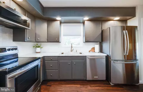 Kitchen - 4002 Circle Ave, Reading, PA 19606 photo 3 of 5