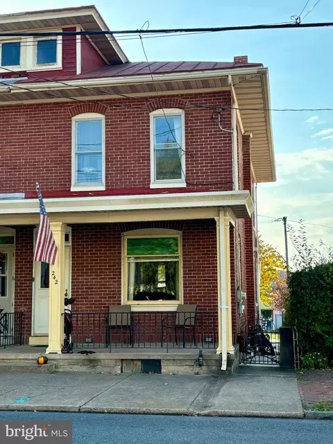 242 S 3rd St, Hamburg, PA 19526