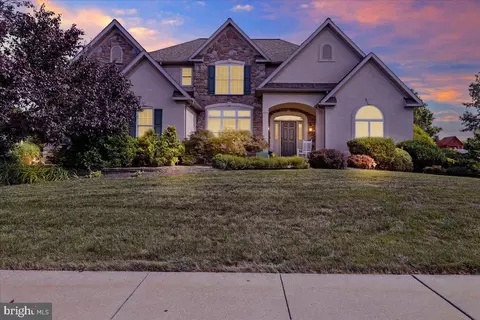 3369 Harwood Ln, Reading, PA 19608