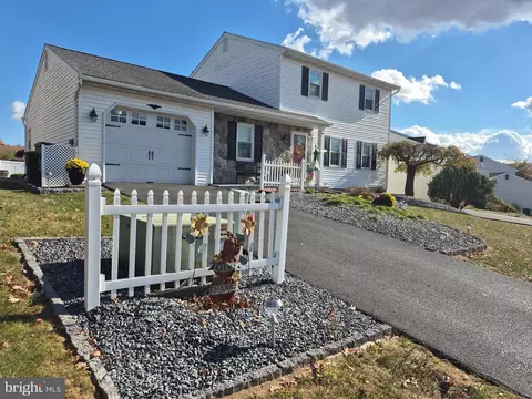 197 Faith Dr, Blandon, PA 19510