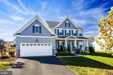 23 Edison Rd, Douglassville, PA 19518