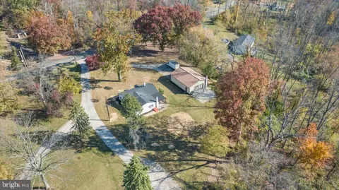 41 Minotto Ln, Douglassville, PA 19518