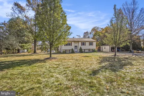 131 Red Oak Dr, Boyertown, PA 19512