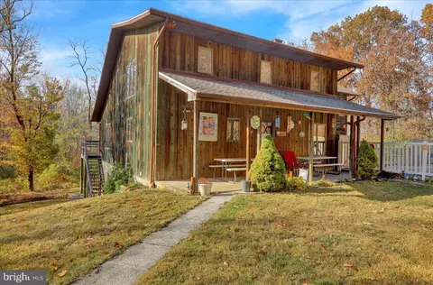 783 White Oak Ln, Leesport, PA 19533
