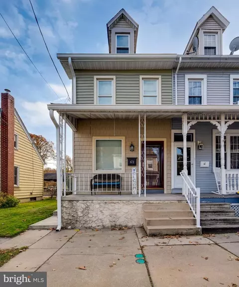 62 E High St, Womelsdorf, PA 19567