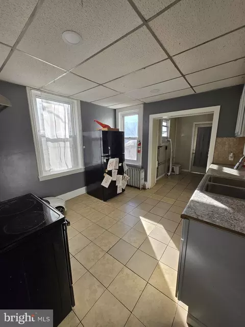 736 Pear St, Reading, PA 19601 photo 4