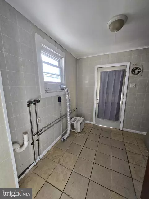 736 Pear St, Reading, PA 19601 photo 5