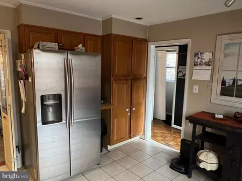 Entry Way - 129 Merion Ln, Reading, PA 19607 photo 1 of 3