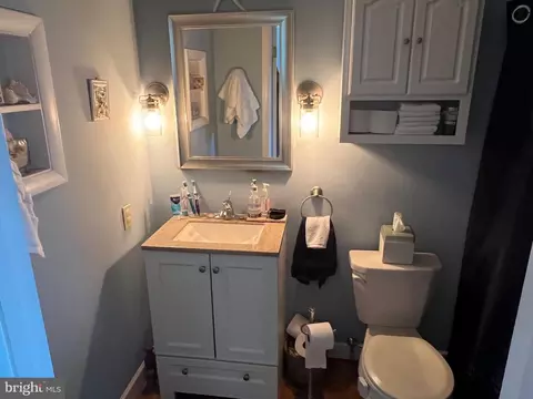Bath - 129 Merion Ln, Reading, PA 19607 photo 1 of 2