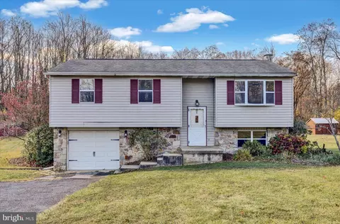 236 Orchard Rd, Fleetwood, PA 19522
