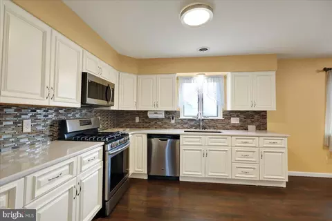 4300 Danor Dr, Reading, PA 19605 photo 8