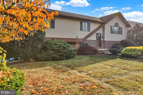 4300 Danor Dr, Reading, PA 19605 photo 3