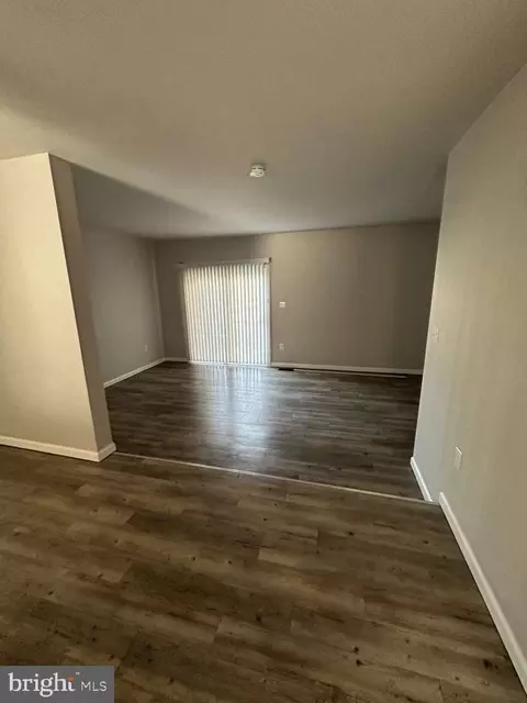 Living - 2831 Sturbridge Ct, Reading, PA 19608 photo 3 of 5