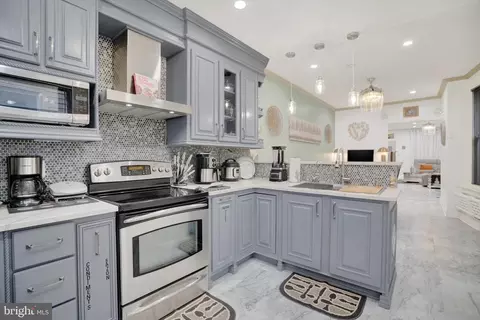 1013 N 4th St, Reading, PA 19601