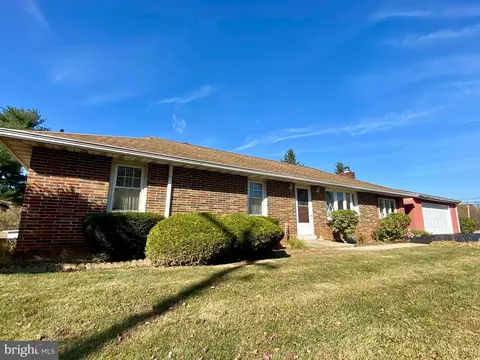 4 Adele Ave, Blandon, PA 19510