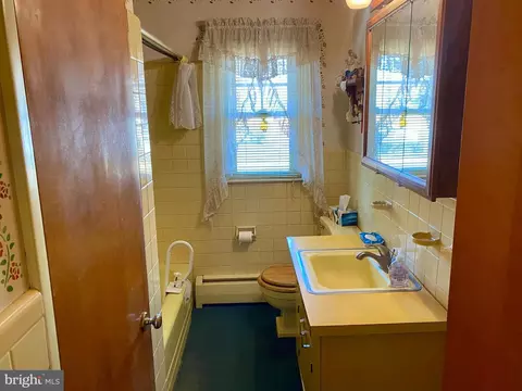 Bath - 4 Adele Ave, Blandon, PA 19510 photo 2 of 2
