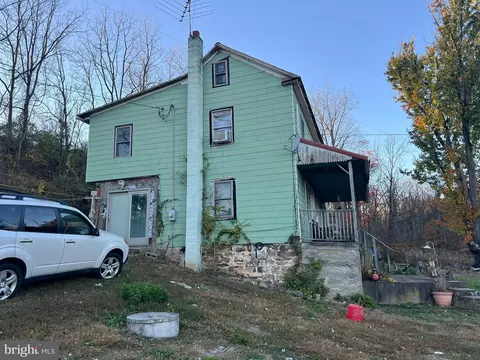 720 Indian Trail Rd, Mohrsville, PA 19541