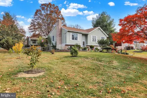 112 Harvest Ln, Reading, PA 19606