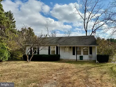 22 Barb Ln, Boyertown, PA 19512