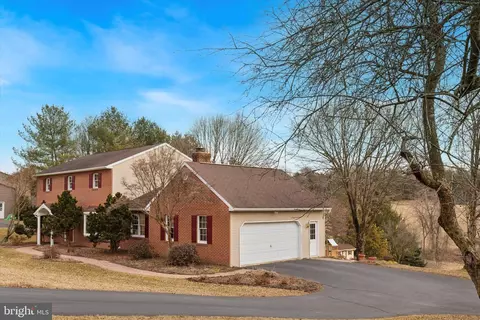 82 Starr Rd, Reading, PA 19608 photo 4