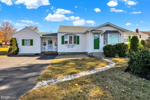 1429 Main St, Shoemakersville, PA 19555