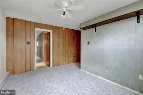 Bedroom - 52 Walnut St, Reading, PA 19606 photo 6 of 6