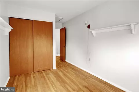 Bedroom - 52 Walnut St, Reading, PA 19606 photo 5 of 6