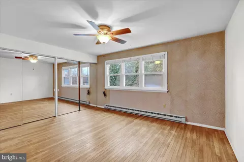 Bedroom - 52 Walnut St, Reading, PA 19606 photo 1 of 6