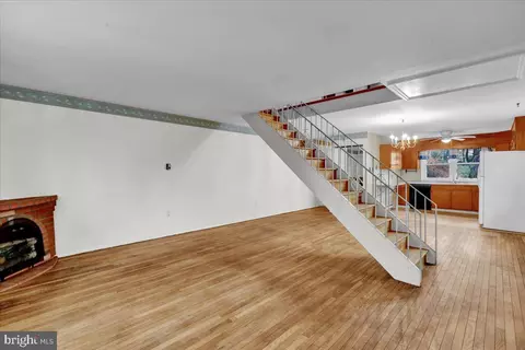 Living - 52 Walnut St, Reading, PA 19606 photo 2 of 2