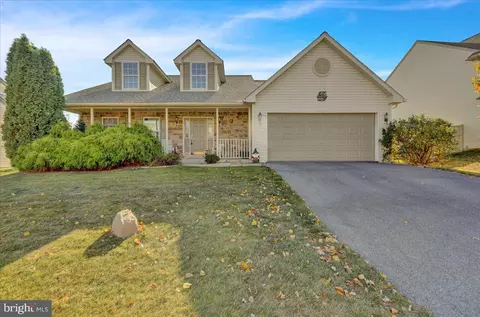 2510 John Henry Dr, Reading, PA 19608