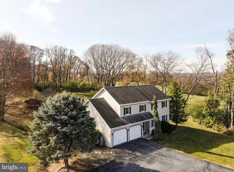 304 Bunker Hill Rd, Robesonia, PA 19551