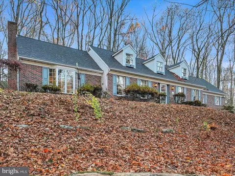 946 Hunters Rd, Mohnton, PA 19540