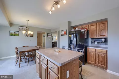 108 Crestview Dr, Reading, PA 19608 photo 10