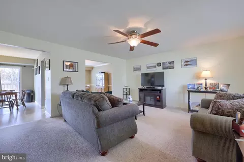 108 Crestview Dr, Reading, PA 19608 photo 8