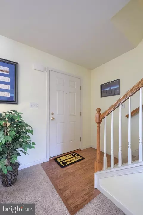 108 Crestview Dr, Reading, PA 19608 photo 3