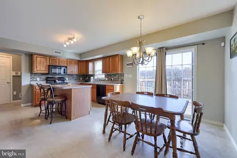 108 Crestview Dr, Reading, PA 19608 photo 9