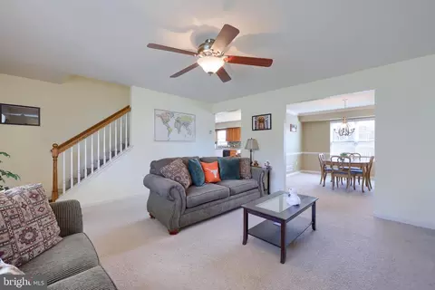 108 Crestview Dr, Reading, PA 19608 photo 4