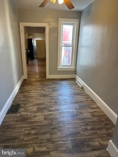 522 Maple St, Reading, PA 19602 photo 3