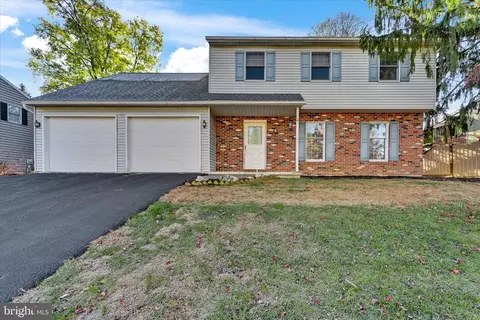2114 Gring Dr, Wyomissing, PA 19610
